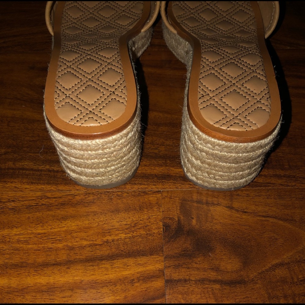 New Tory Burch Leather Stitched Logo Beauties🤩 - Picture 5 of 7